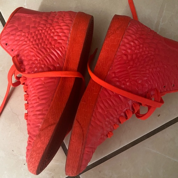 Nike’s - Picture 6 of 8